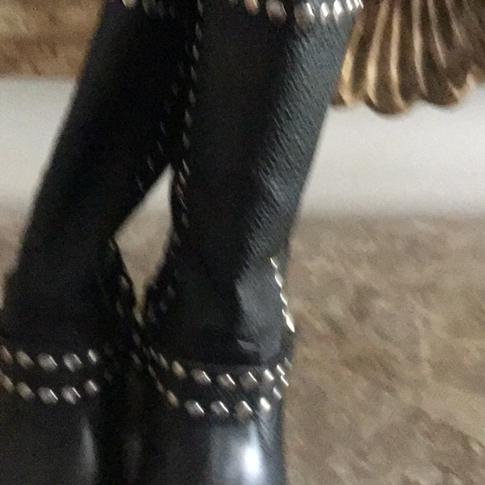 Boot - Picture 3 of 6